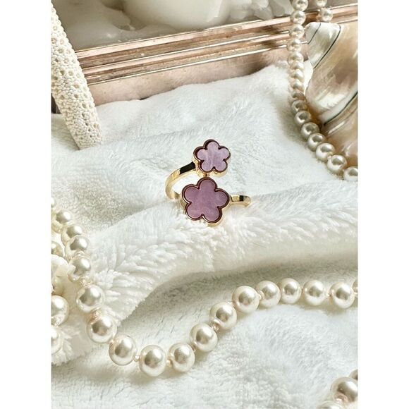 No Brand Jewelry - Light pink flower adjustable ring 
